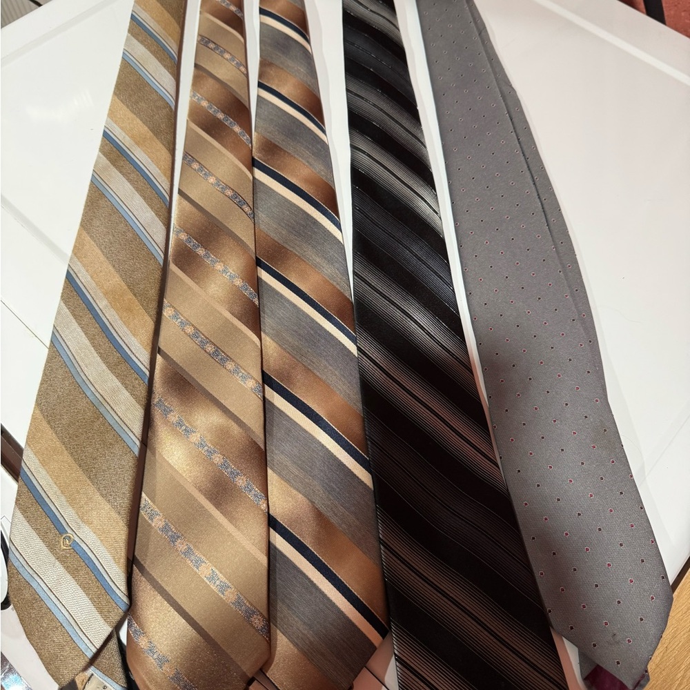 Men's Tie Set of 5 - Gold, Brown, Gray, Black.  all name brand